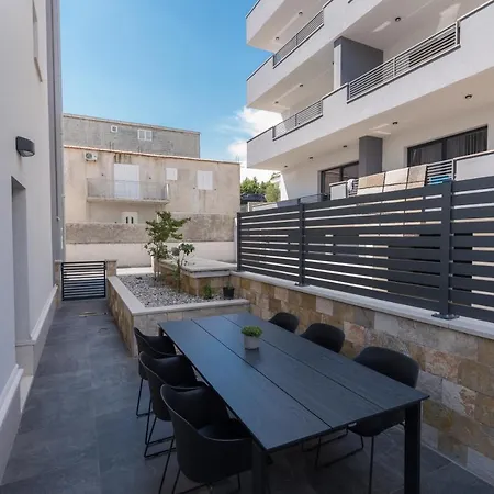 Lovric * Makarska
