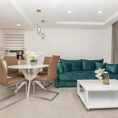 Lovric * Макарська