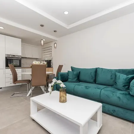 Lovric Apartman *