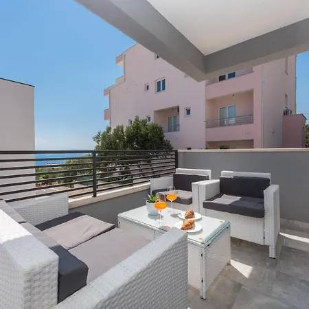 Lovric * Макарська