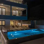 Lovric * Макарска