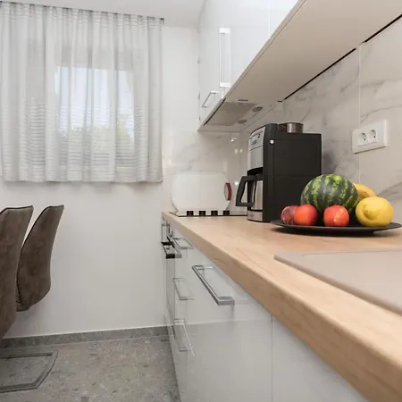 Lovric Apartment Makarska