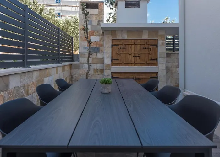 Lovric מאקרסקה