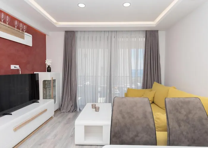 Lovric מאקרסקה