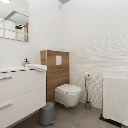 Lovric * מאקרסקה